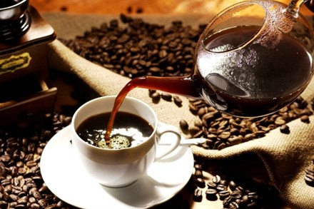 Bã[-]cà[-]phê[-]lại[-]cực[-]kỳ[-]hữu[-]ích[-]trong[-]việc[-]chăm[-]sóc[-]sắc[-]đẹp